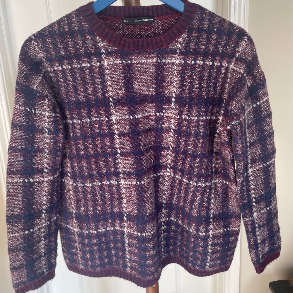 Sfera collection, geometric design crew neck wool-blend woman sweater. Size S